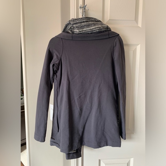 Lululemon Savasana Wrap - Picture 2 of 5